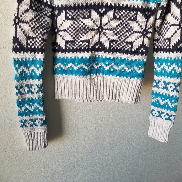 American Eagle Outfitters snowflake sweater - Picture 3 of 8